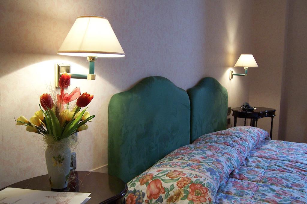 Hotel Poledrini Foligno Pokój zdjęcie